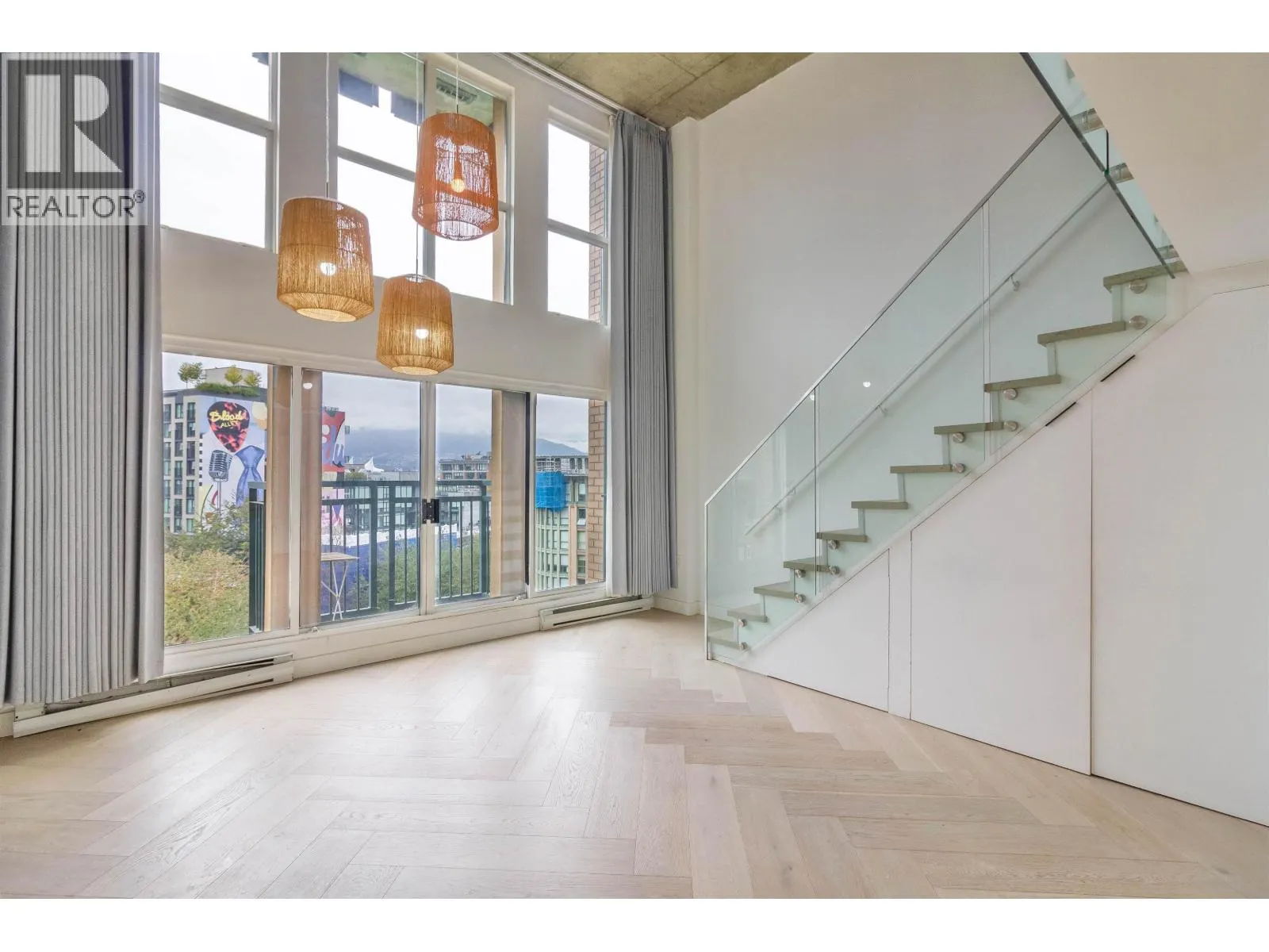 602 22 E CORDOVA STREET