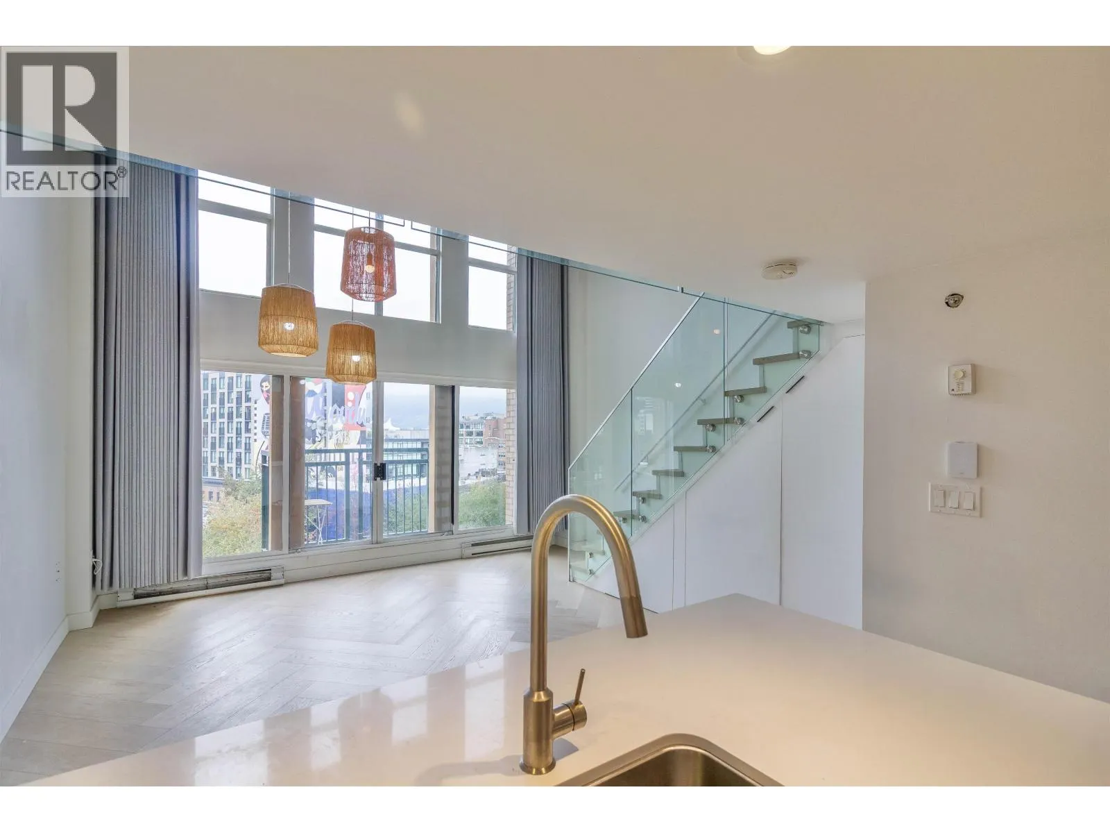 602 22 E CORDOVA STREET