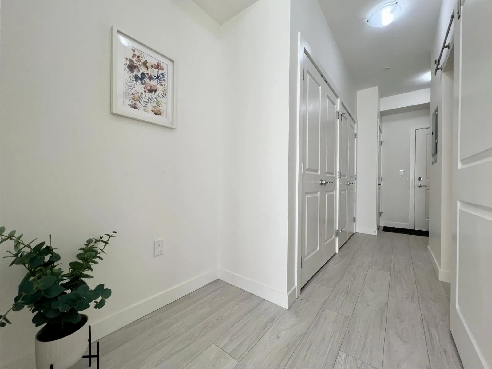 B225 20834 80 AVENUE