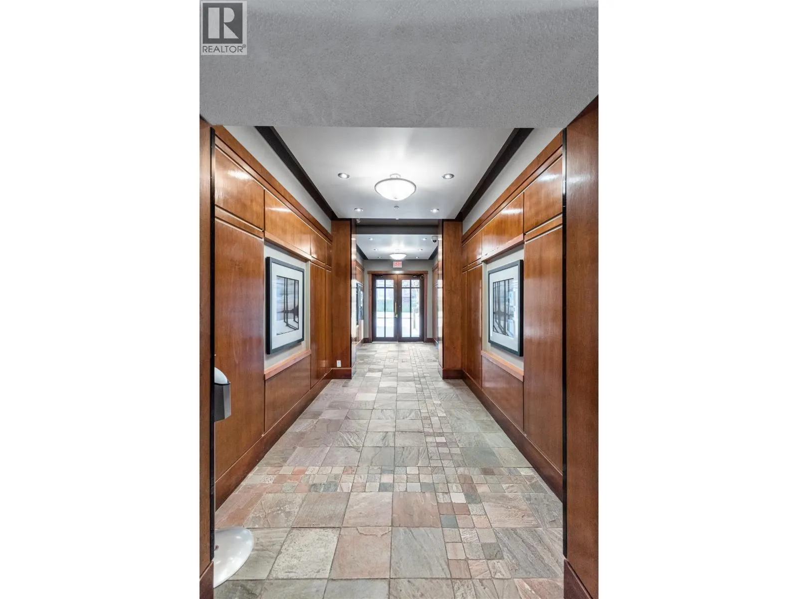 404 2388 WESTERN PARKWAY
