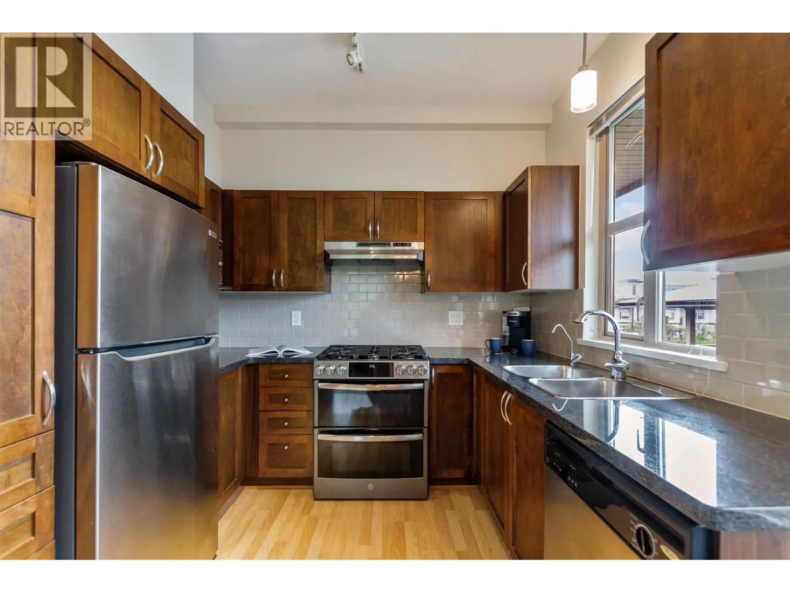 404 2388 WESTERN PARKWAY