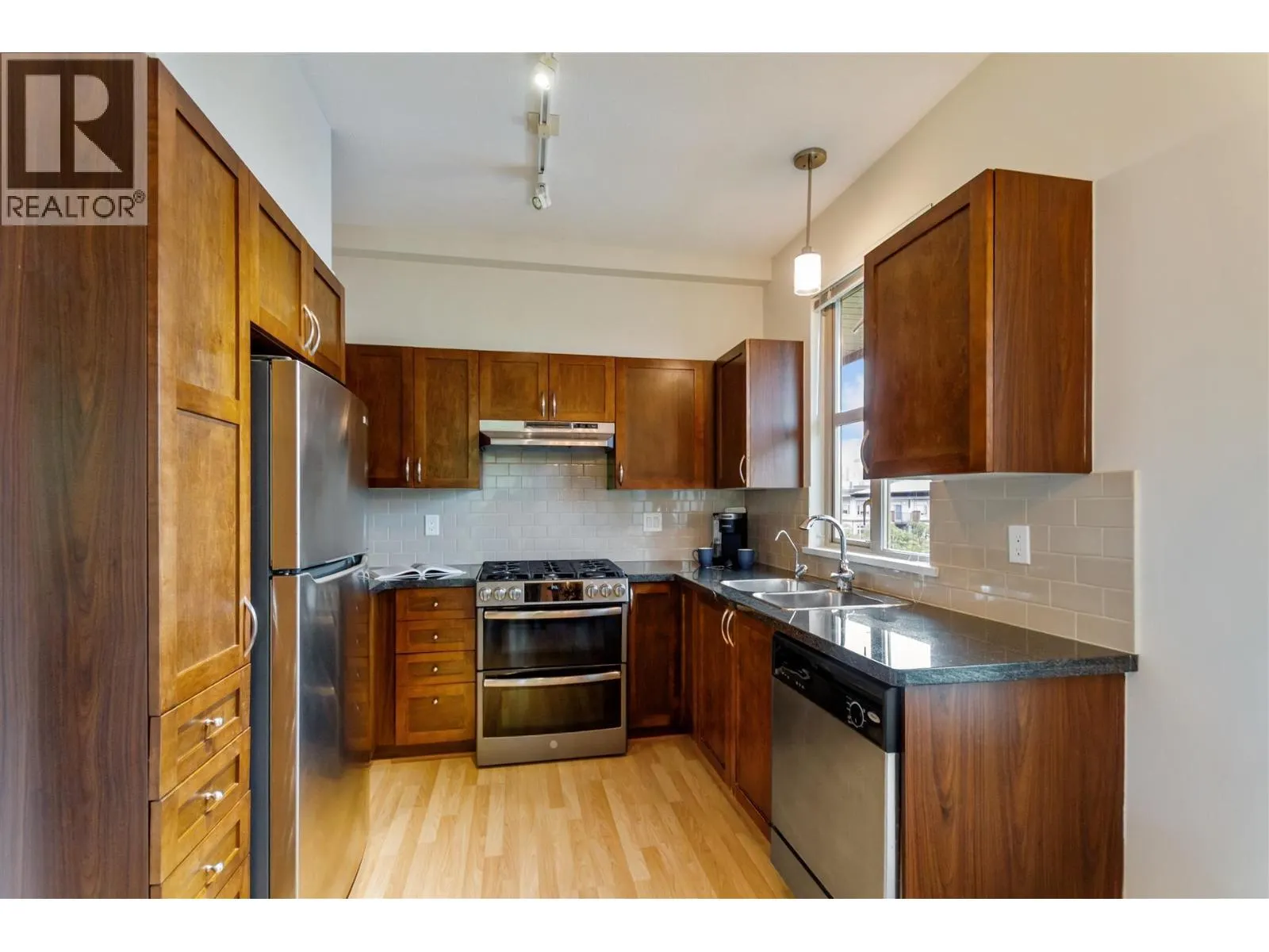 404 2388 WESTERN PARKWAY