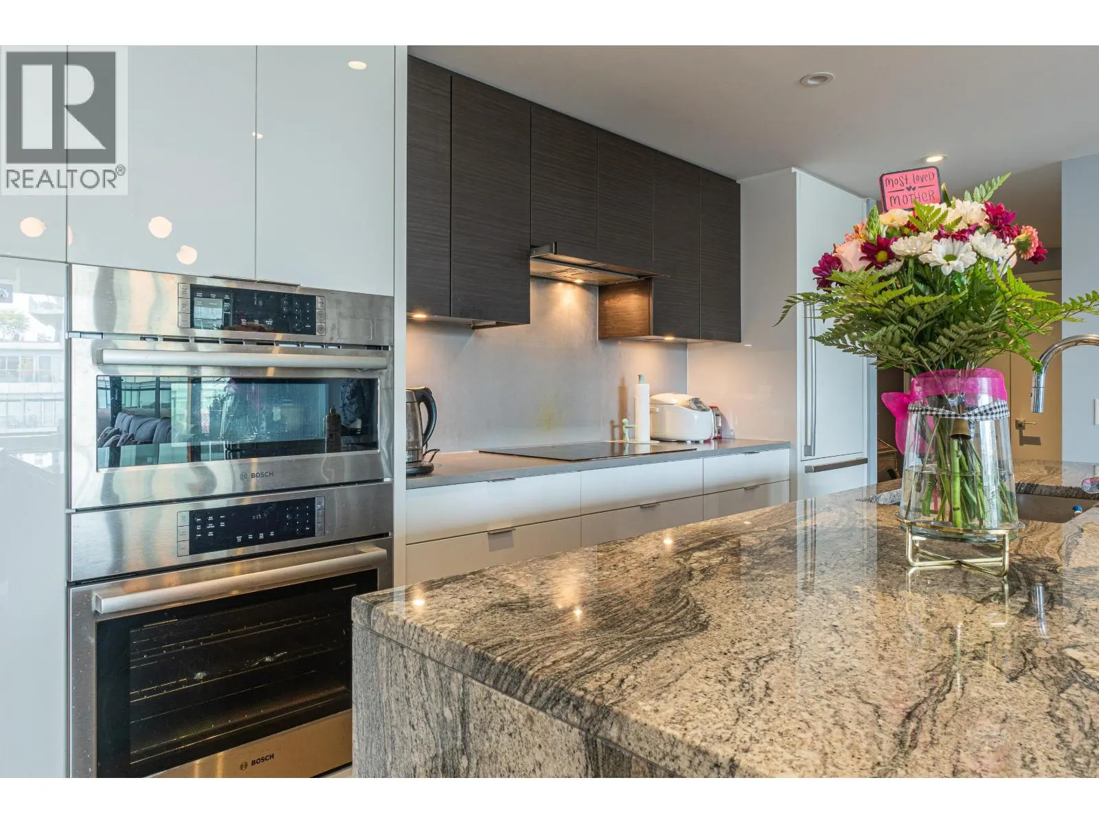 1106 1688 PULLMAN PORTER STREET