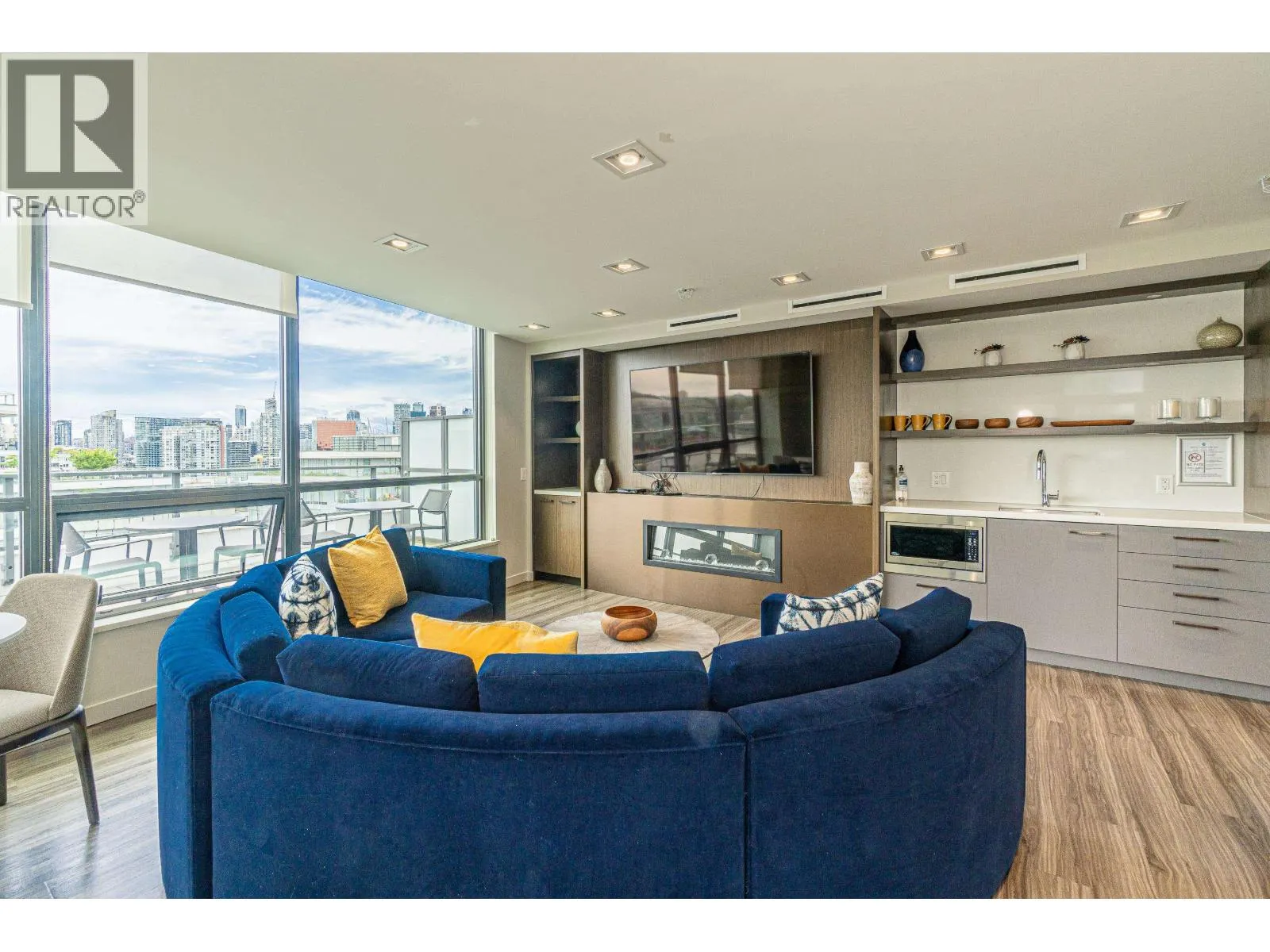 1106 1688 PULLMAN PORTER STREET