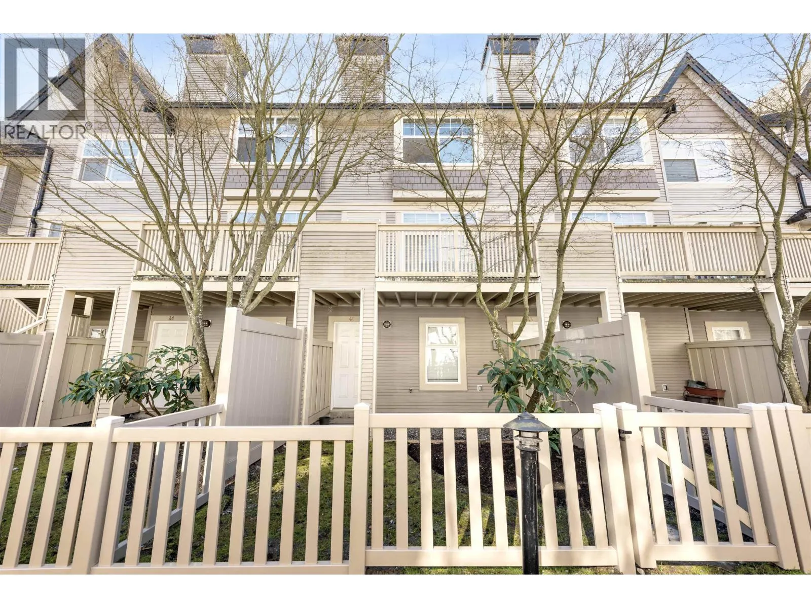 42 3711 ROBSON COURT
