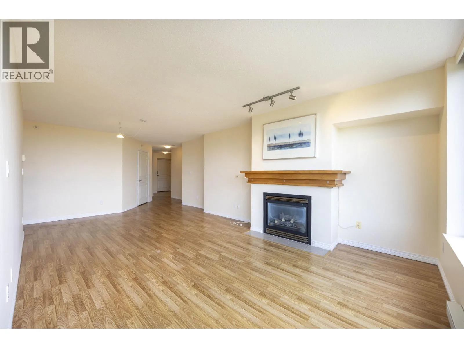 1001 5639 HAMPTON PLACE