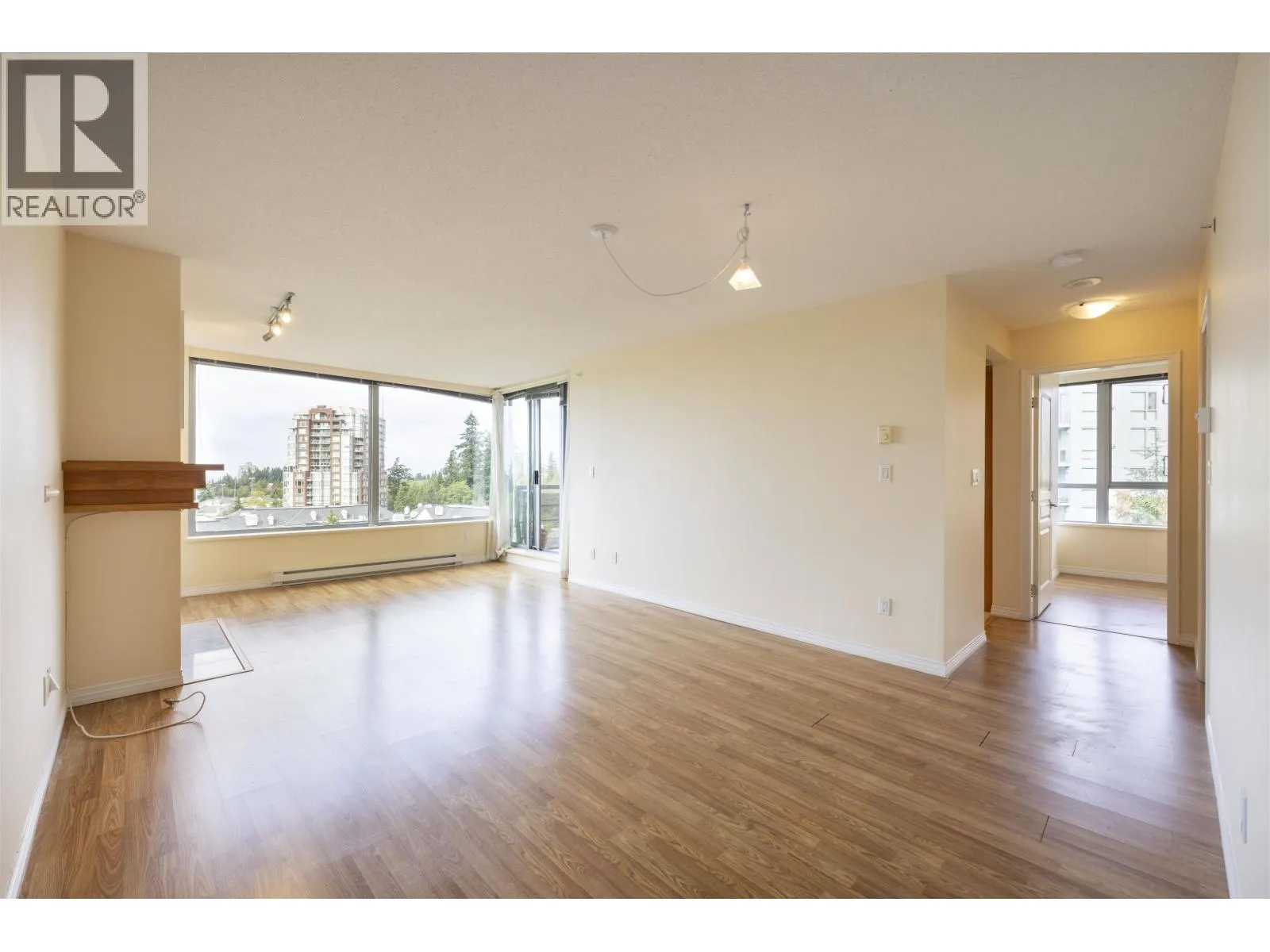 1001 5639 HAMPTON PLACE