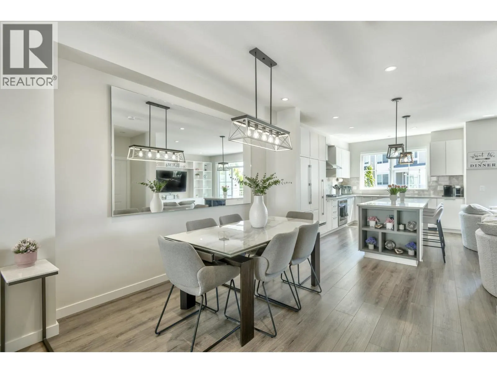 9 5311 ADMIRAL WAY