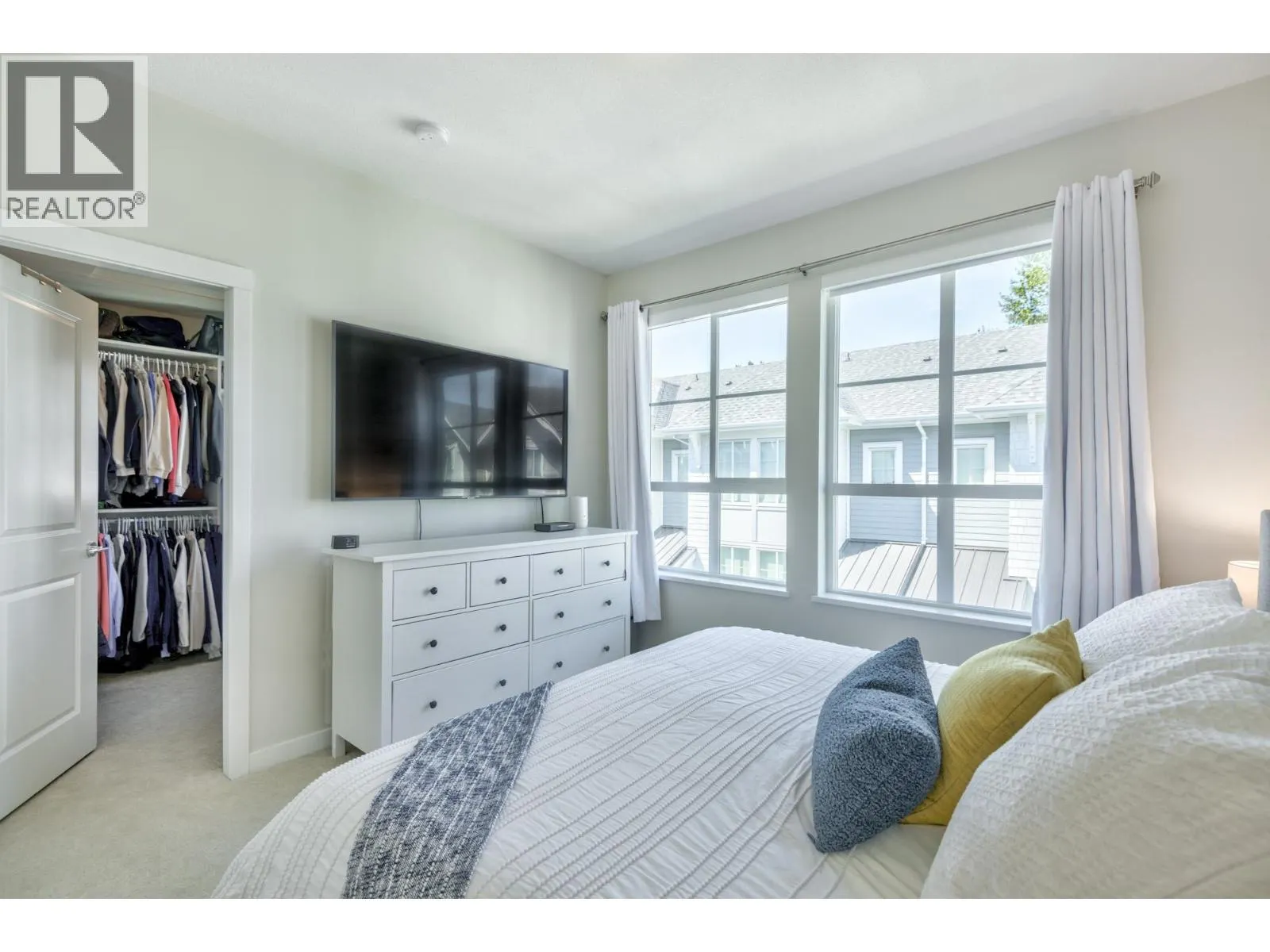 9 5311 ADMIRAL WAY
