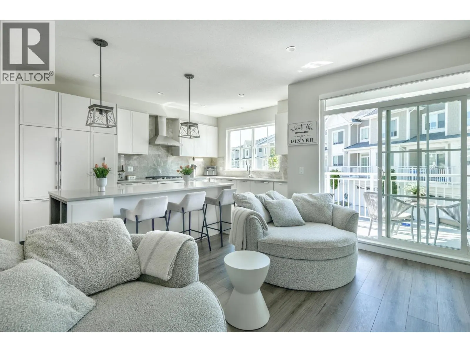 9 5311 ADMIRAL WAY