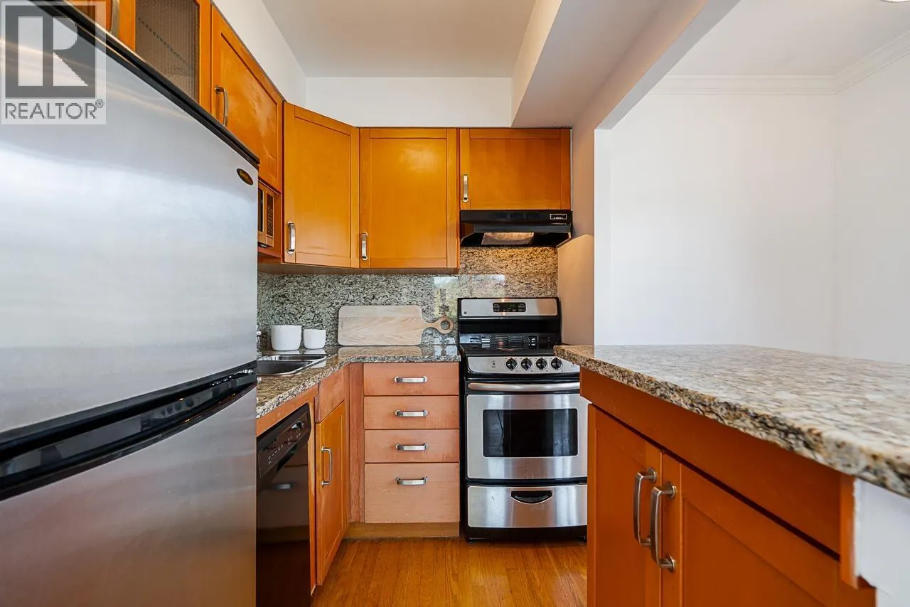 305 2187 BELLEVUE AVENUE