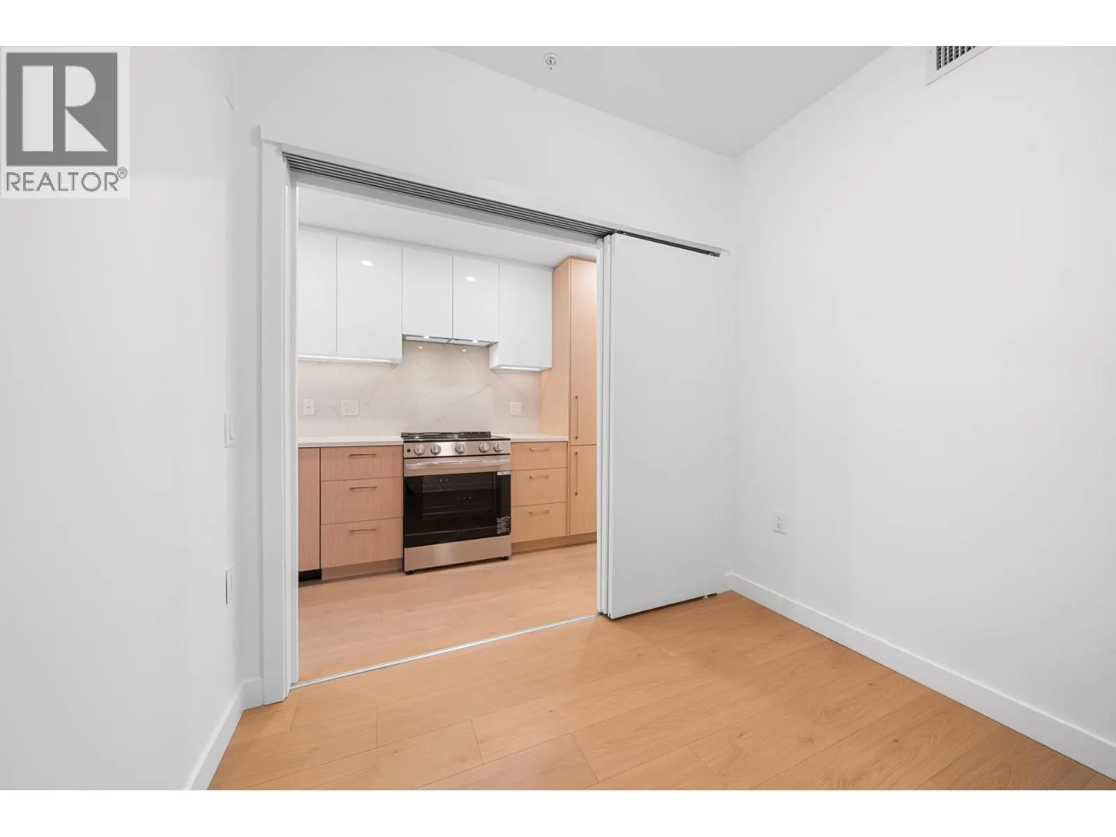 111 150 JAMES ROAD