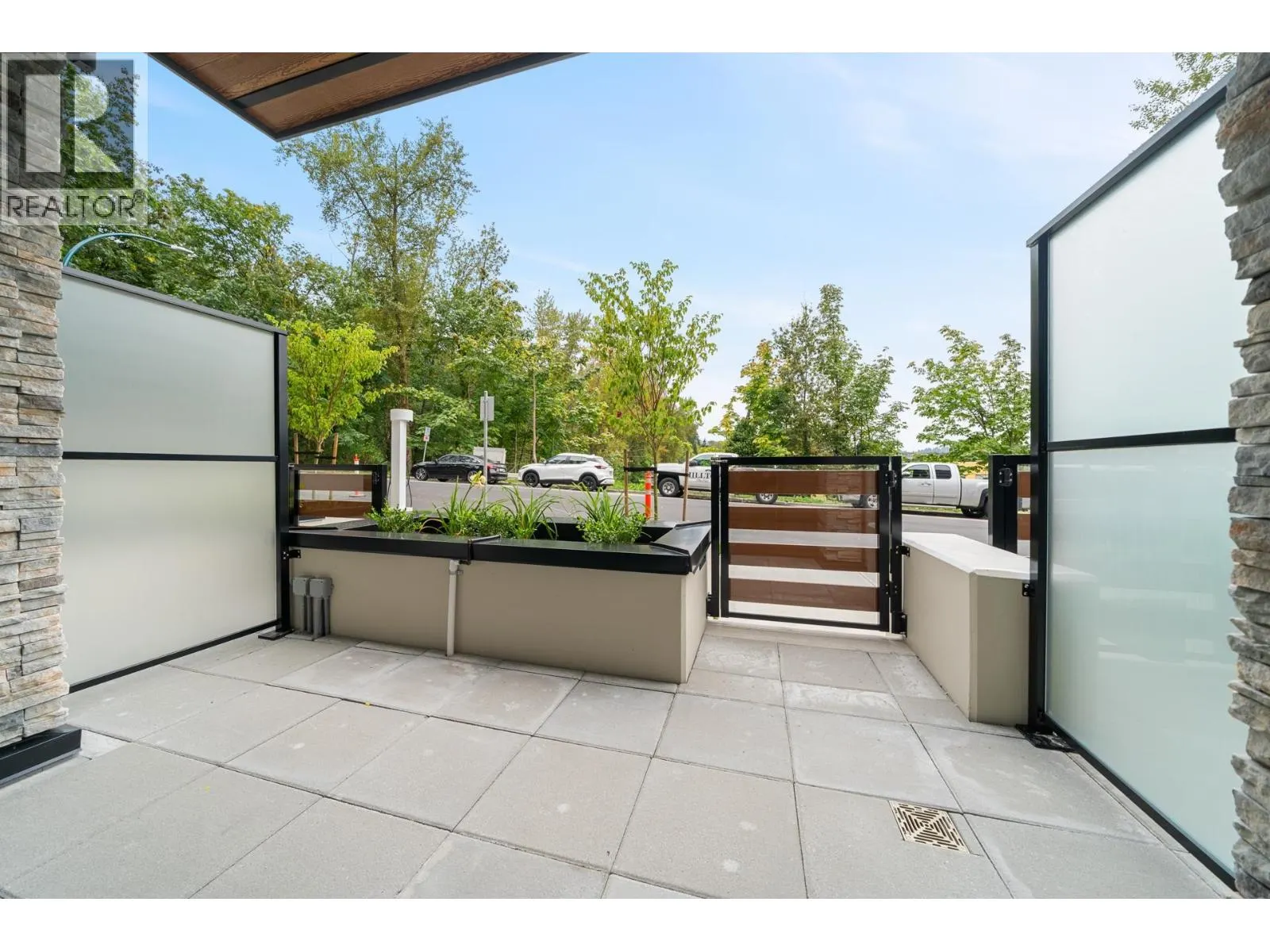 111 150 JAMES ROAD