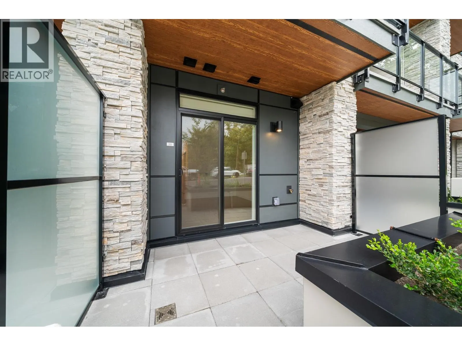 111 150 JAMES ROAD