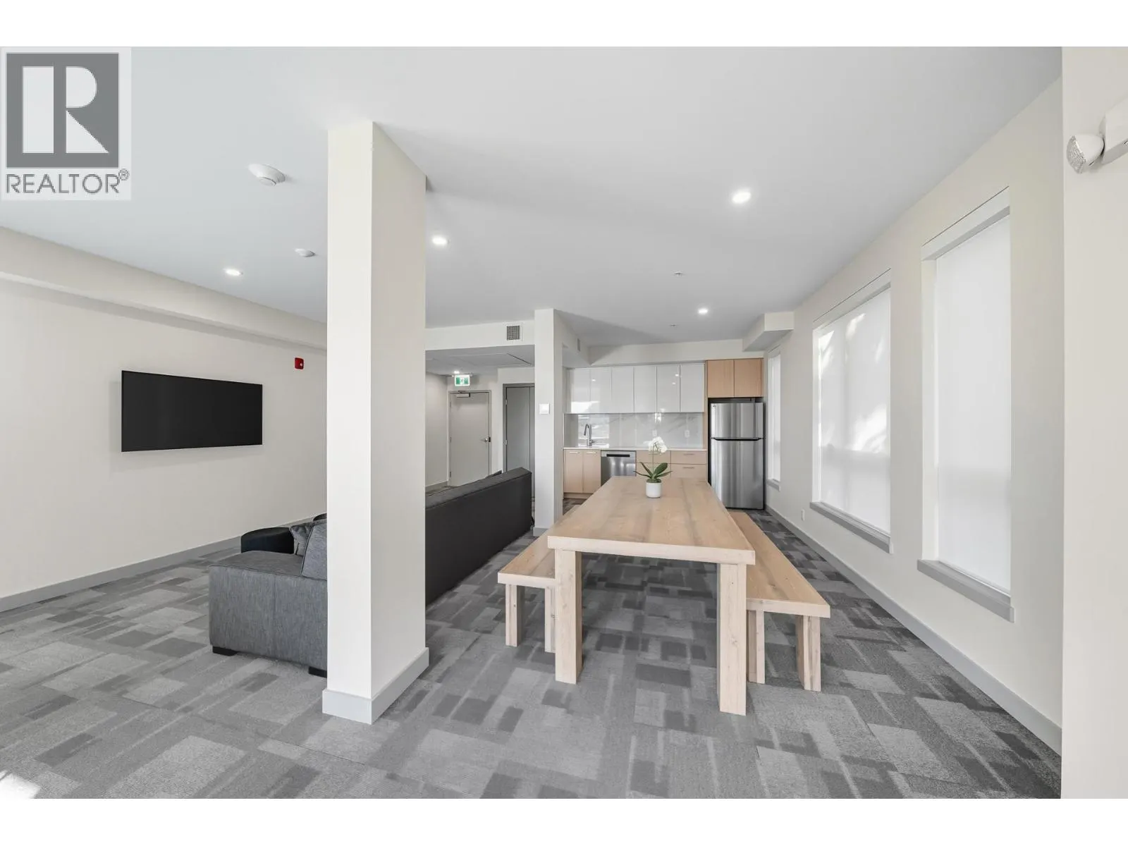 111 150 JAMES ROAD