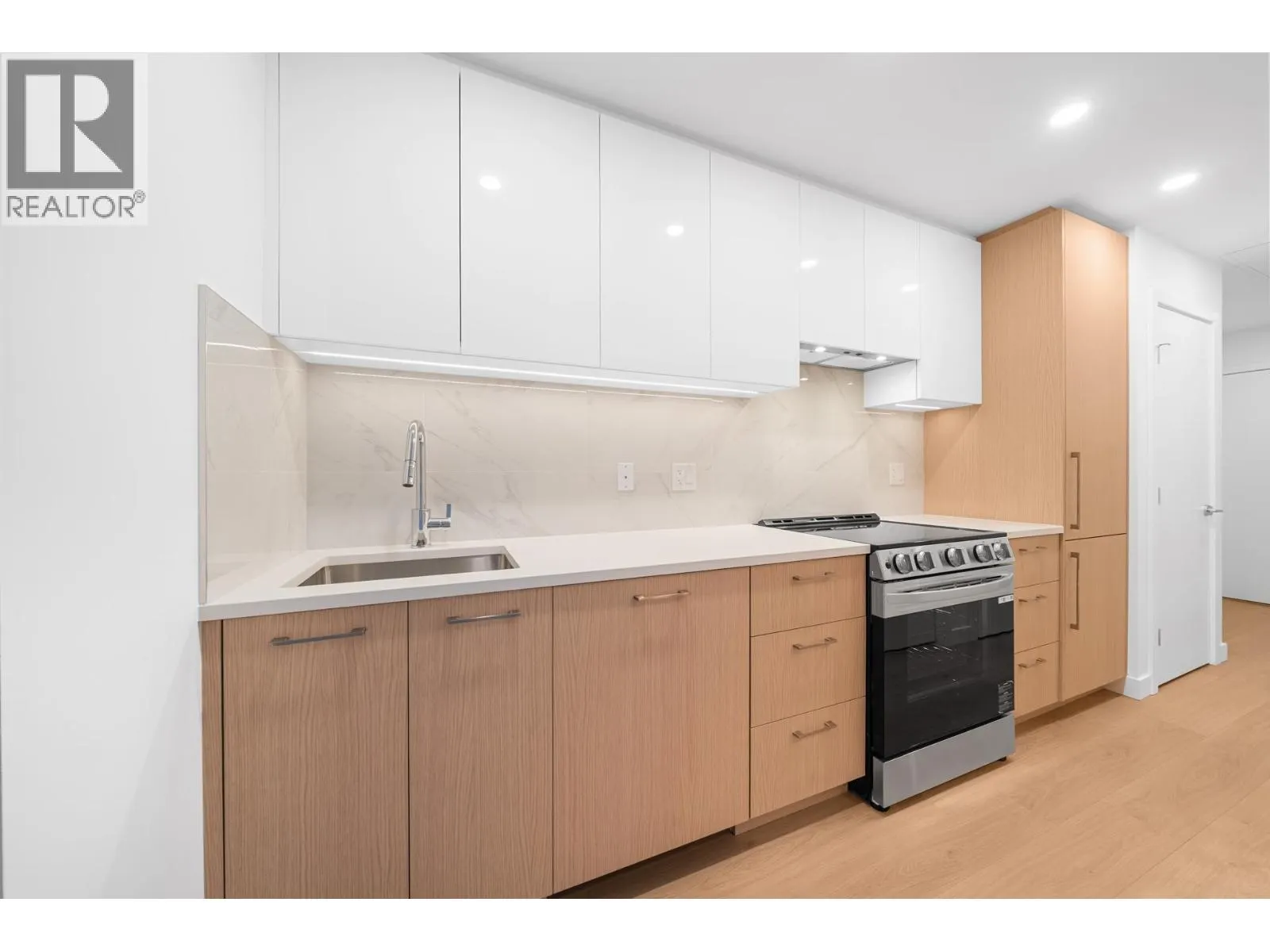 111 150 JAMES ROAD