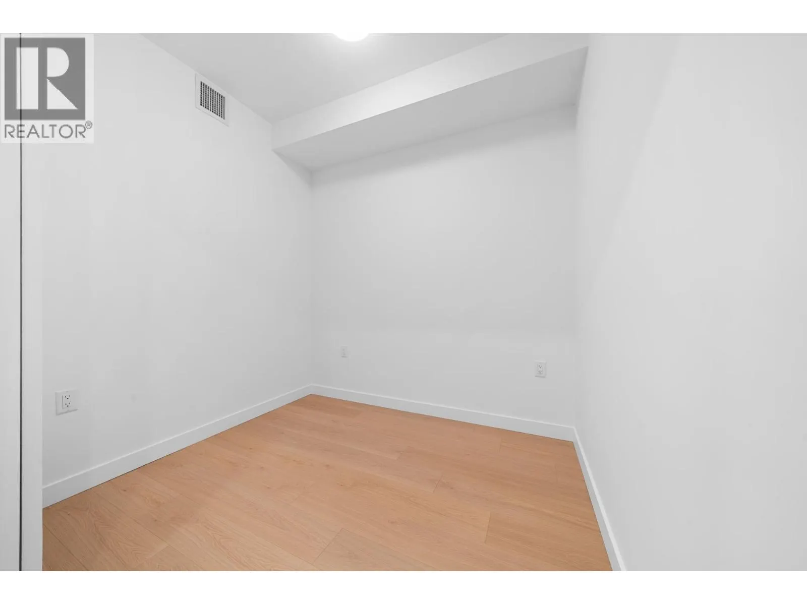 111 150 JAMES ROAD