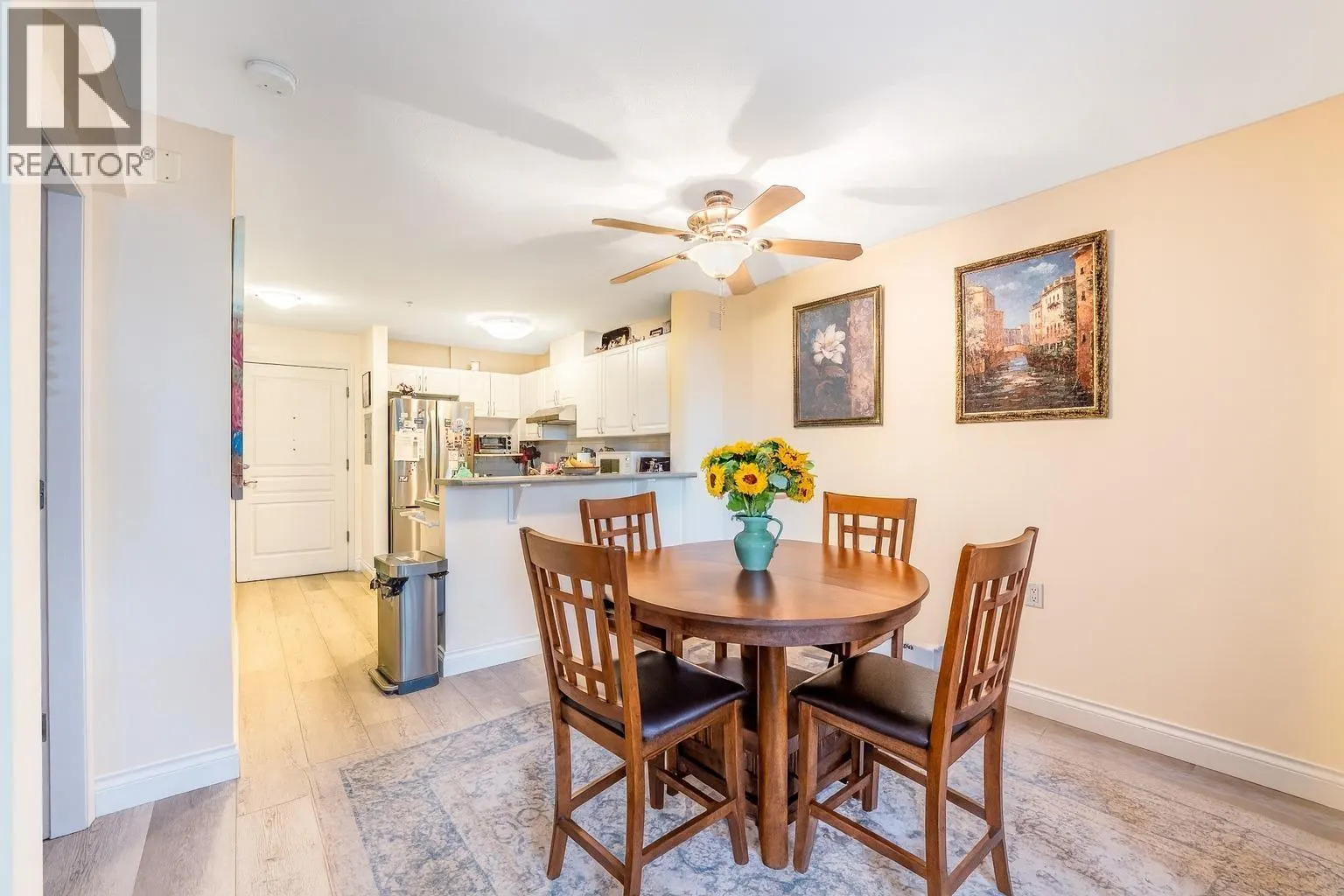 416 960 LYNN VALLEY ROAD
