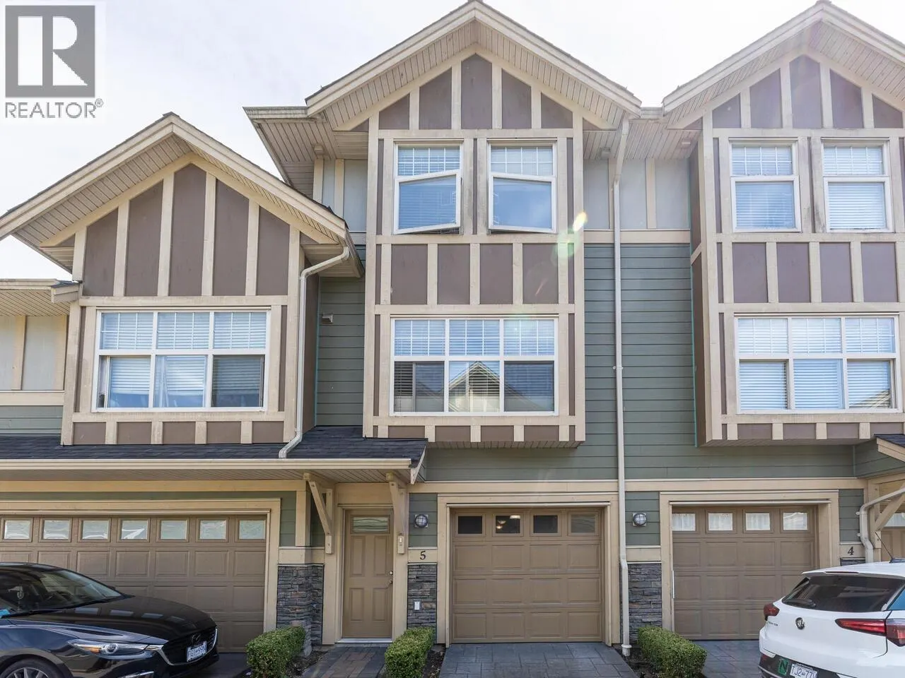 5 11111 CAMBIE ROAD