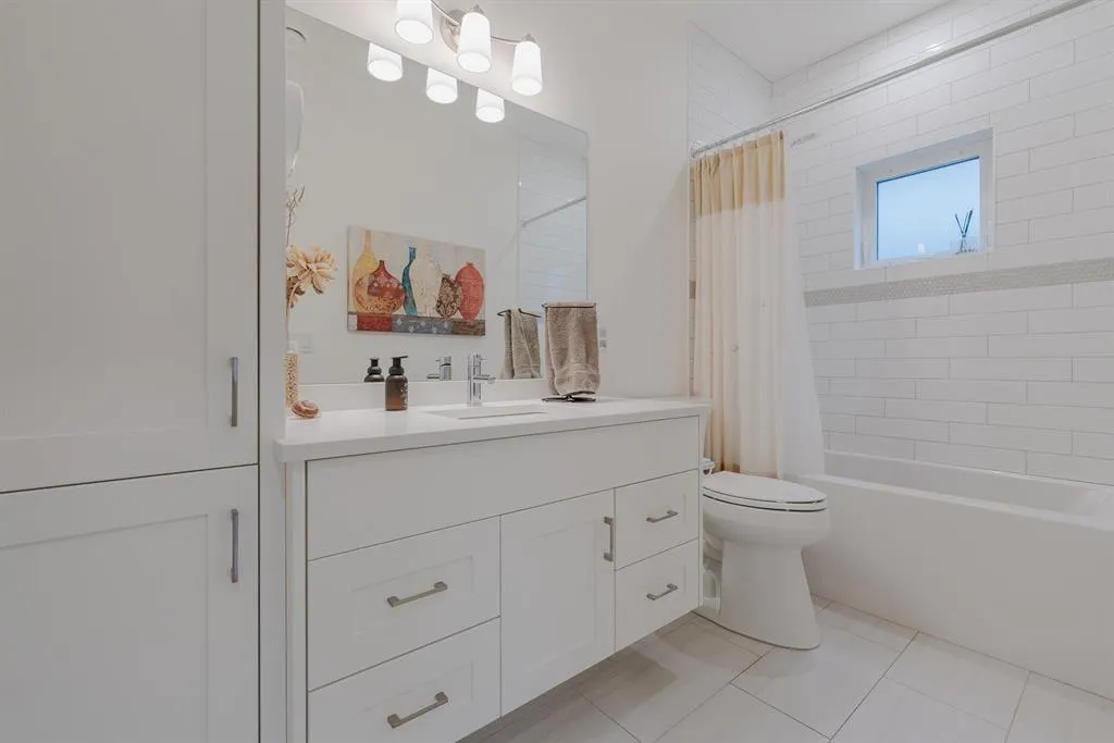 3 34121 GEORGE FERGUSON WAY