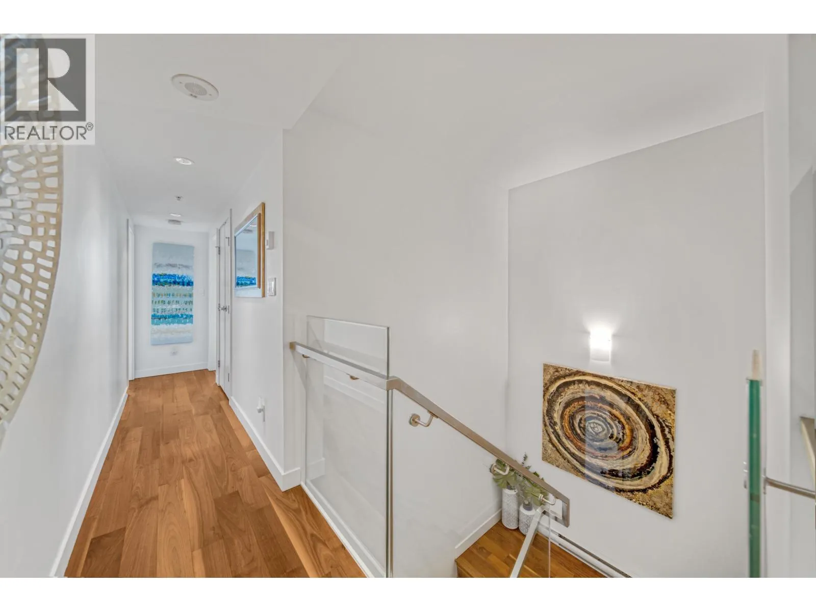PH7 188 KEEFER STREET