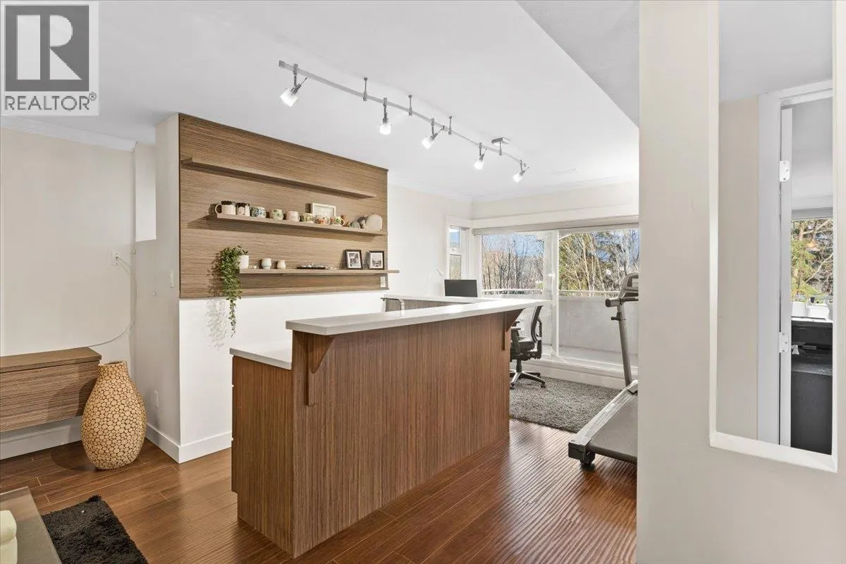 62 SHORELINE CIRCLE