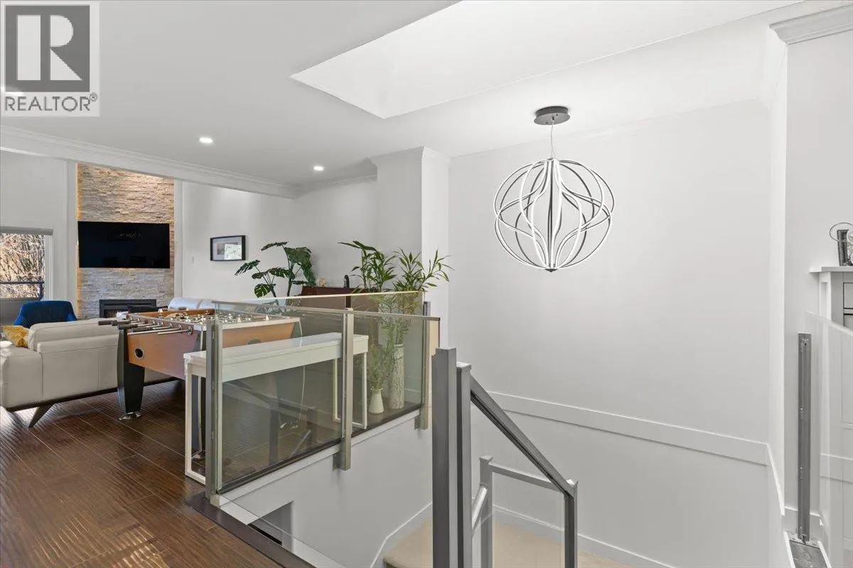 62 SHORELINE CIRCLE