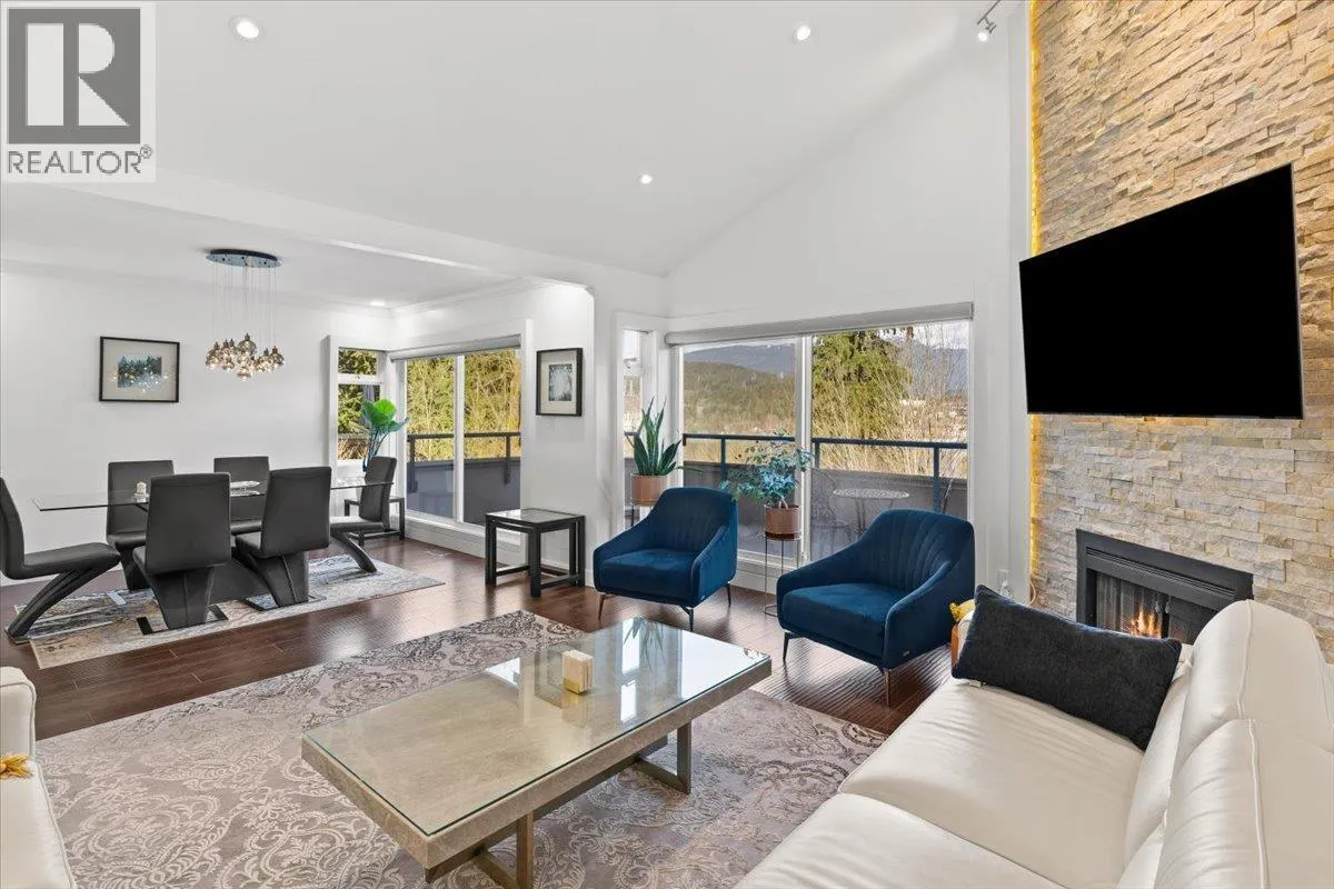 62 SHORELINE CIRCLE