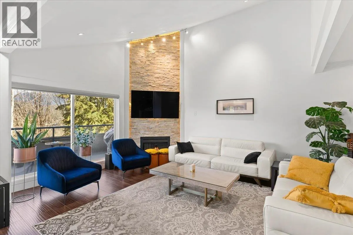 62 SHORELINE CIRCLE