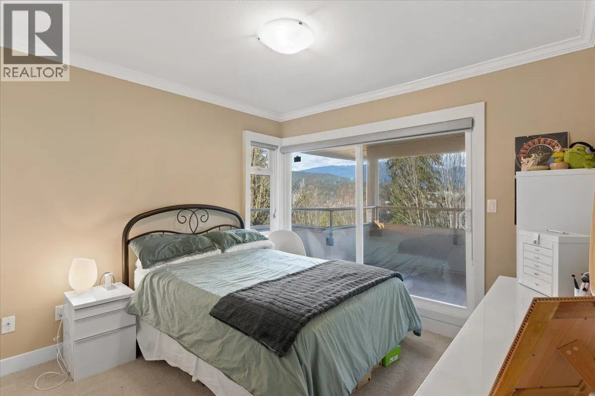 62 SHORELINE CIRCLE