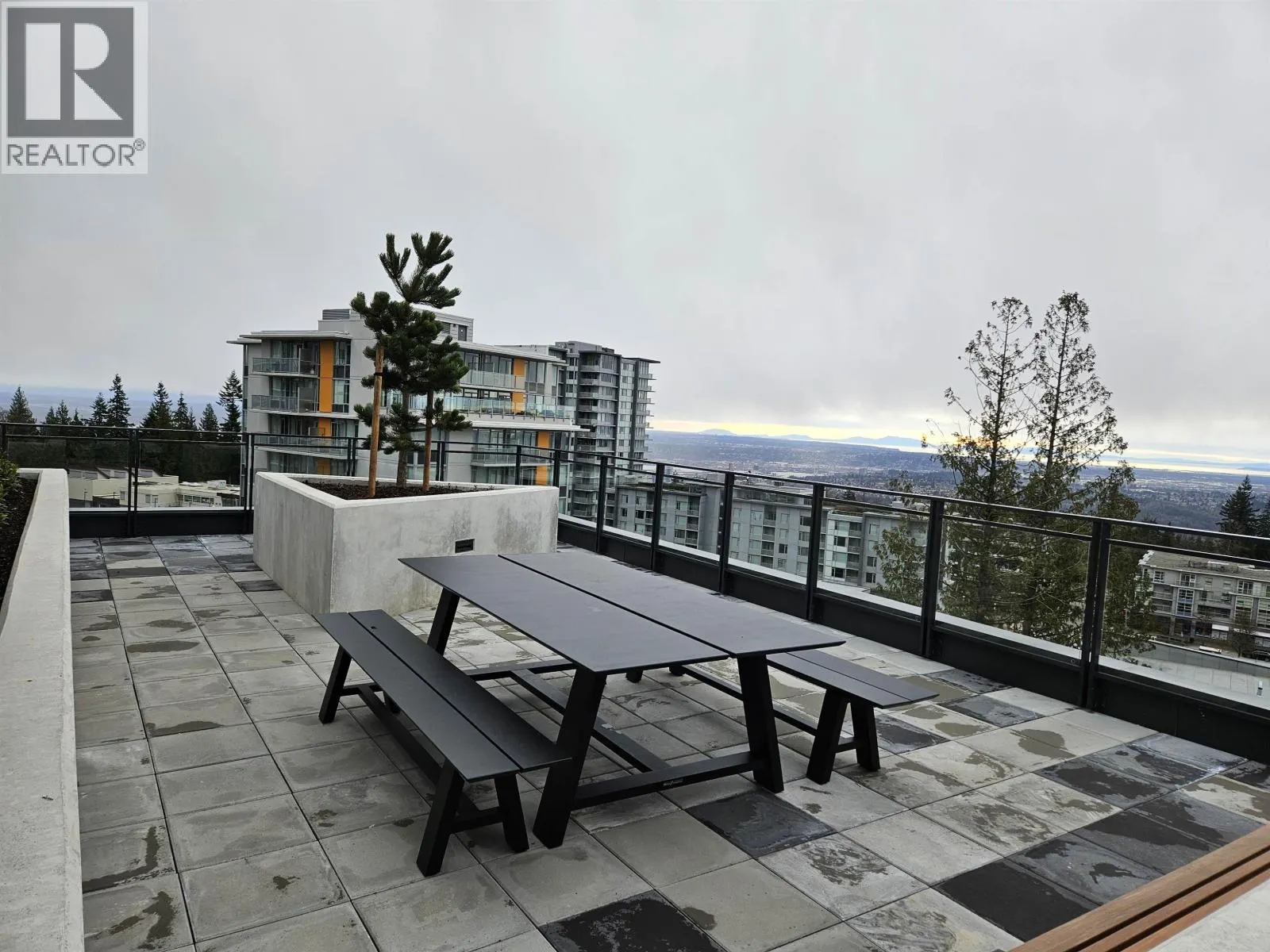 409 8750 UNIVERSITY CRESCENT