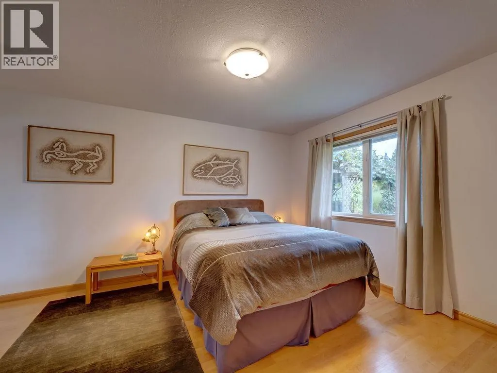 806 OCEANMOUNT BOULEVARD