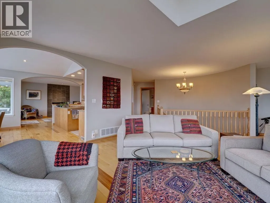 806 OCEANMOUNT BOULEVARD