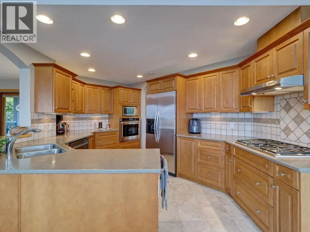 806 OCEANMOUNT BOULEVARD