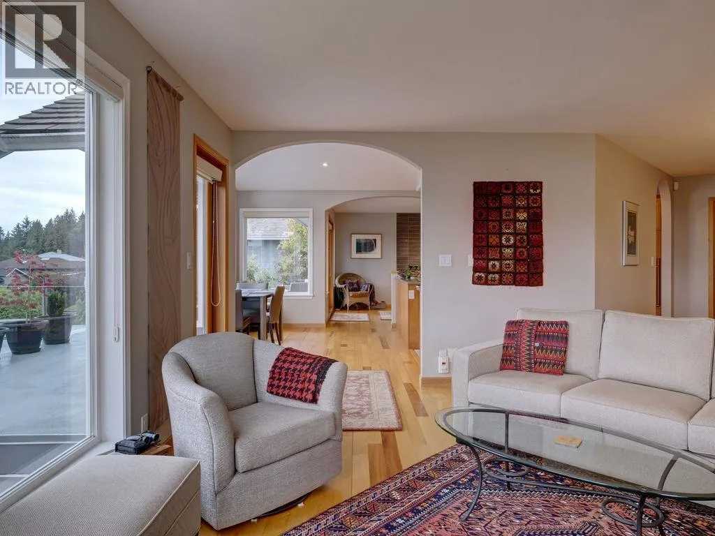 806 OCEANMOUNT BOULEVARD