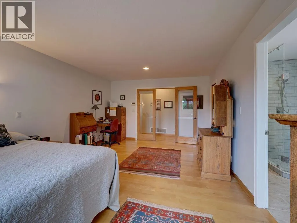 806 OCEANMOUNT BOULEVARD