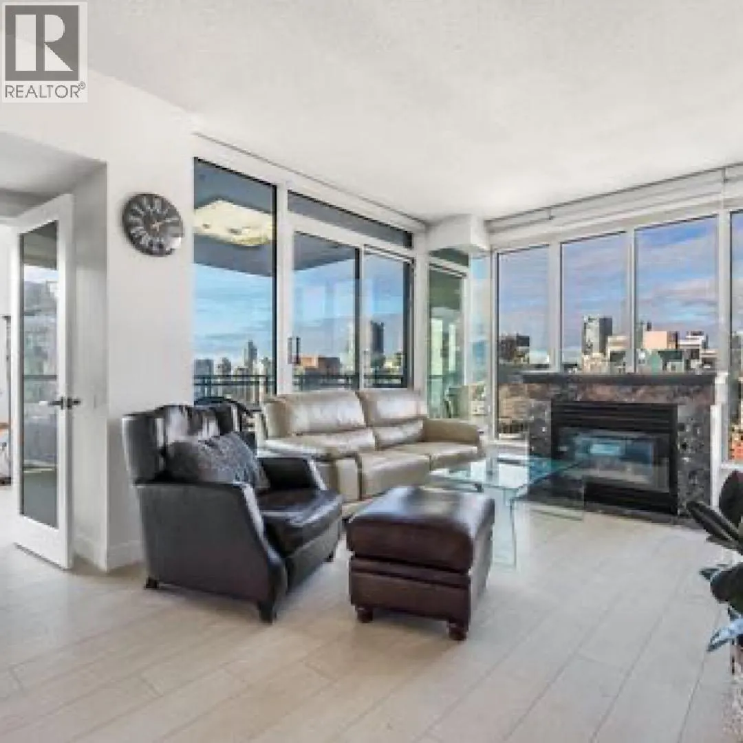 3201 183 KEEFER PLACE