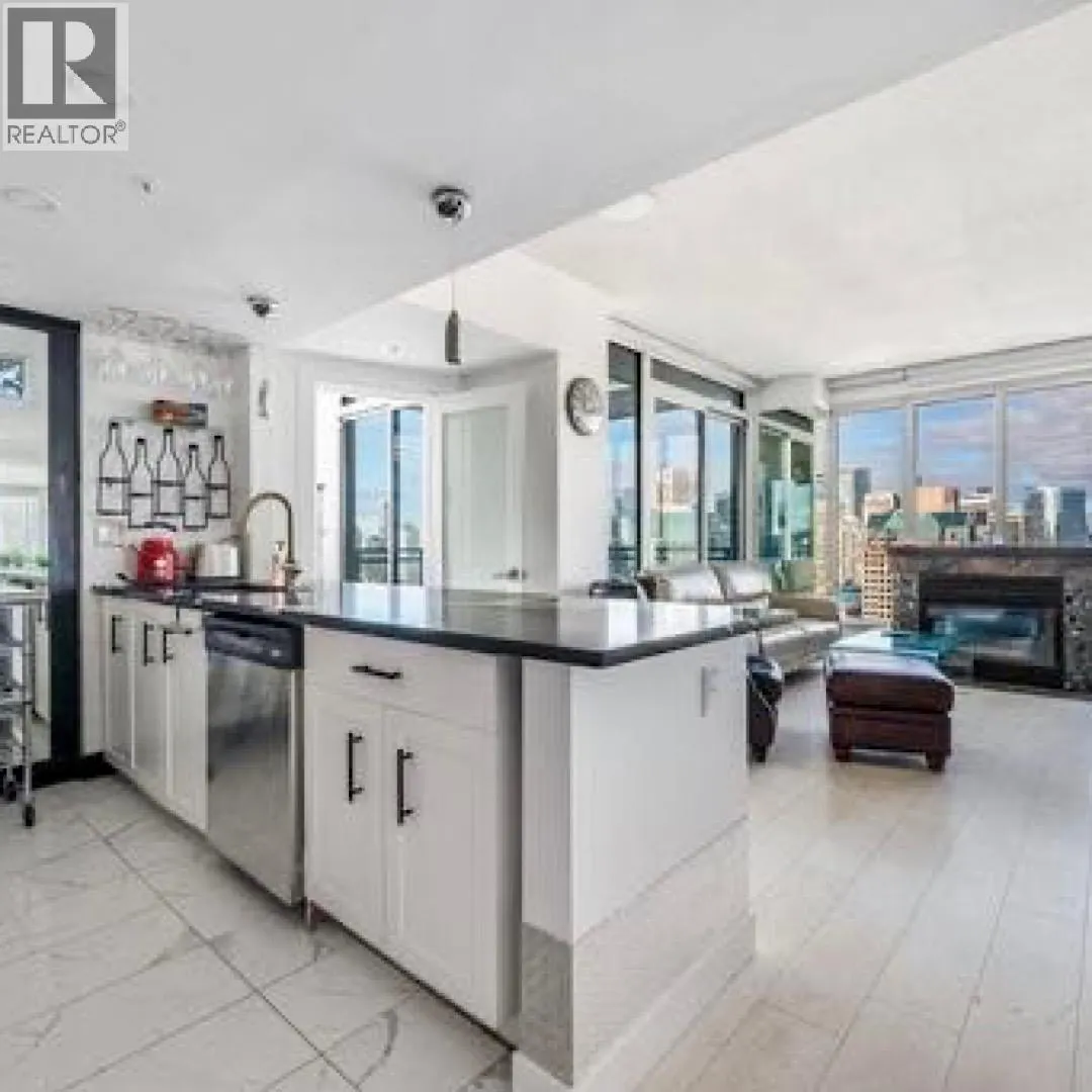 3201 183 KEEFER PLACE