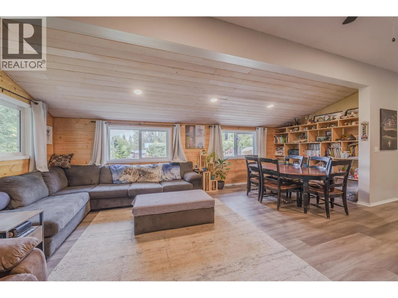 6395 YOUNG ROAD