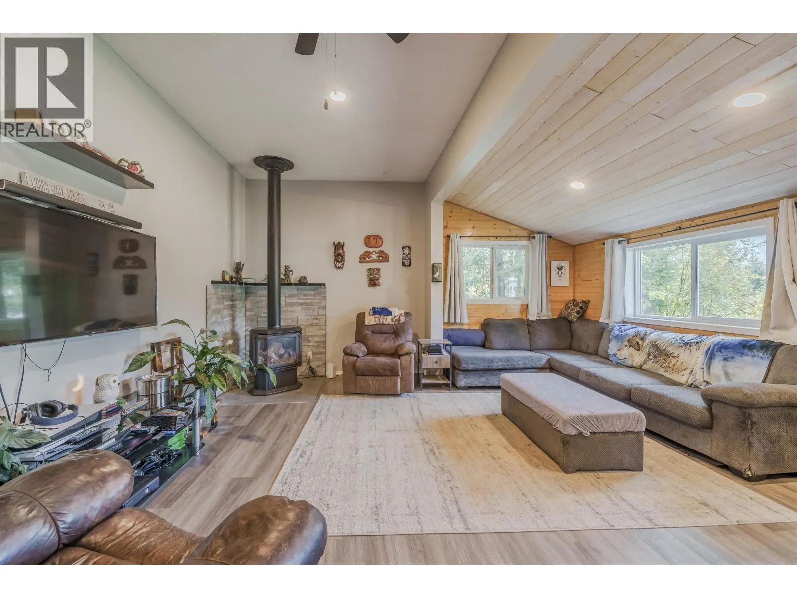 6395 YOUNG ROAD
