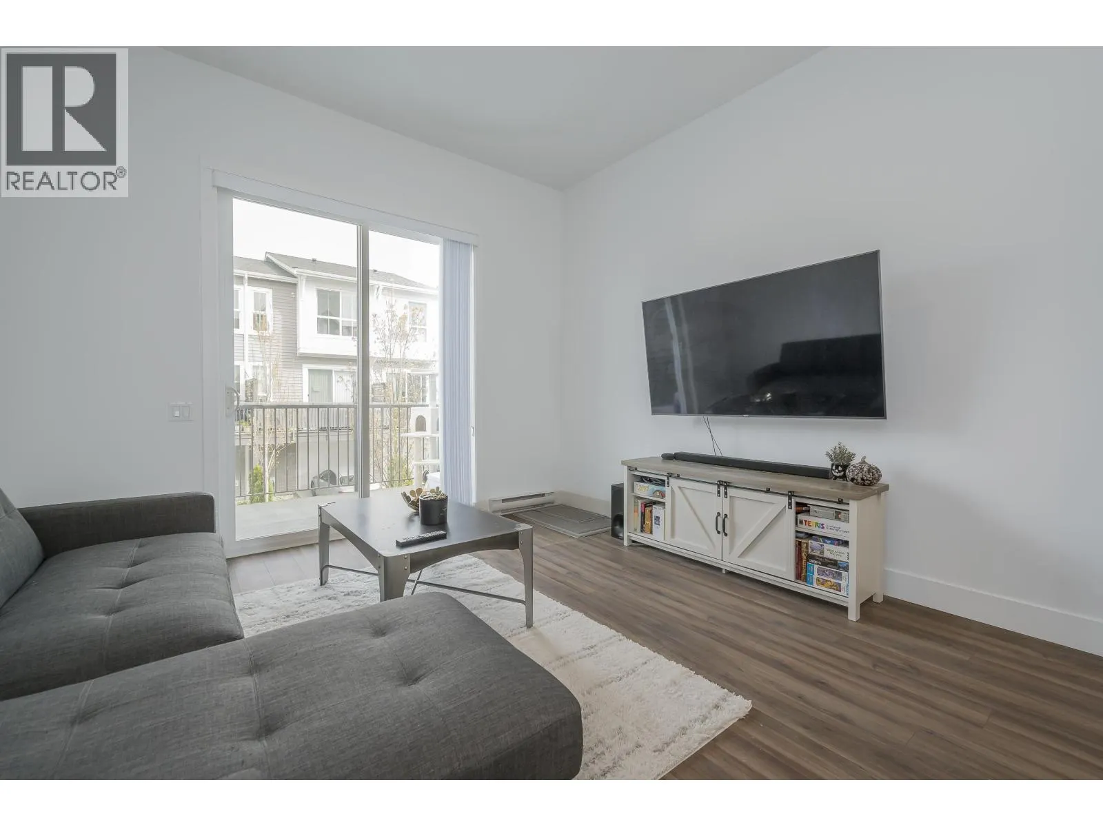 47 4638 ORCA WAY