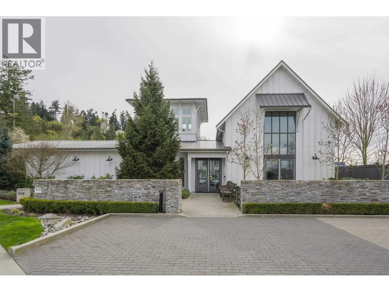47 4638 ORCA WAY