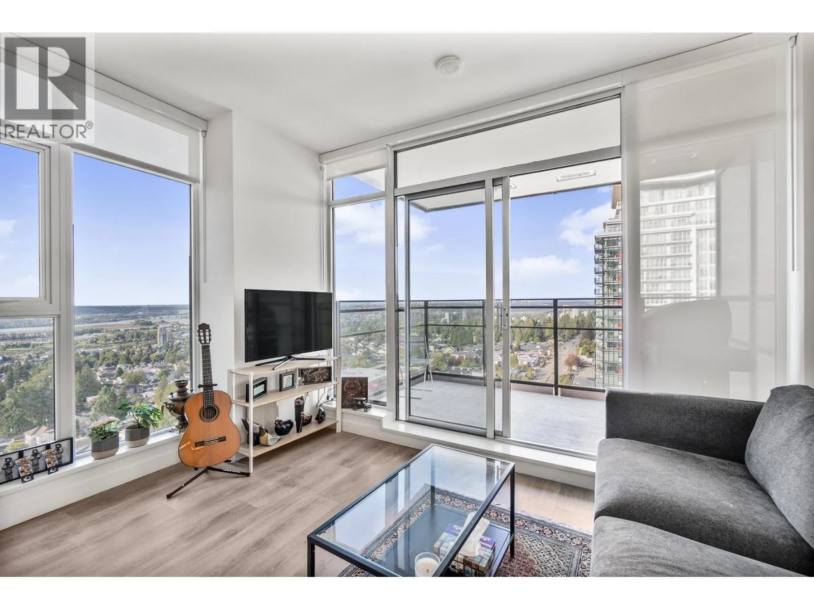 1806 1045 AUSTIN AVENUE