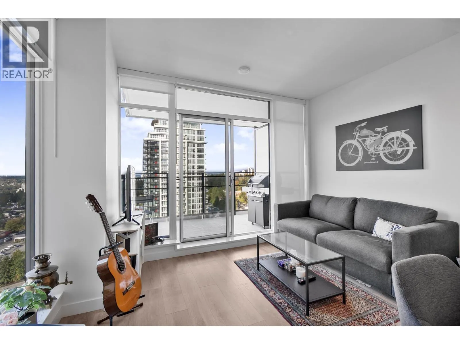 1806 1045 AUSTIN AVENUE