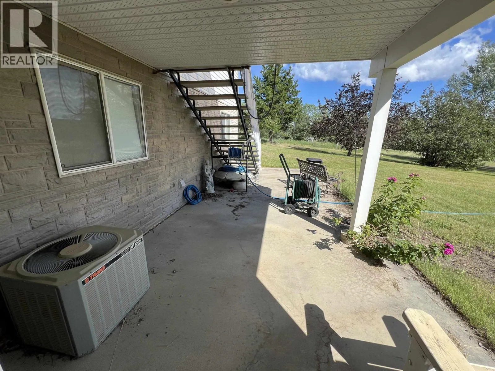 3 PEBBLE DRIVE