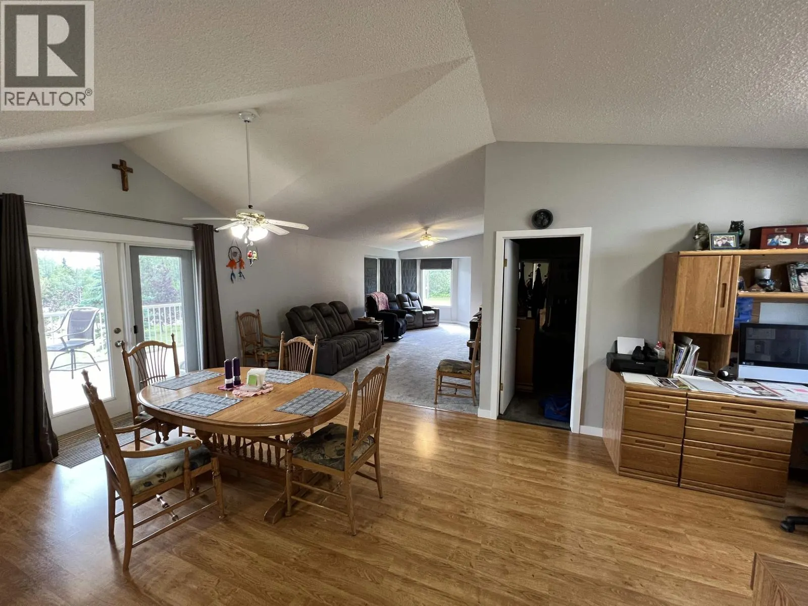 3 PEBBLE DRIVE