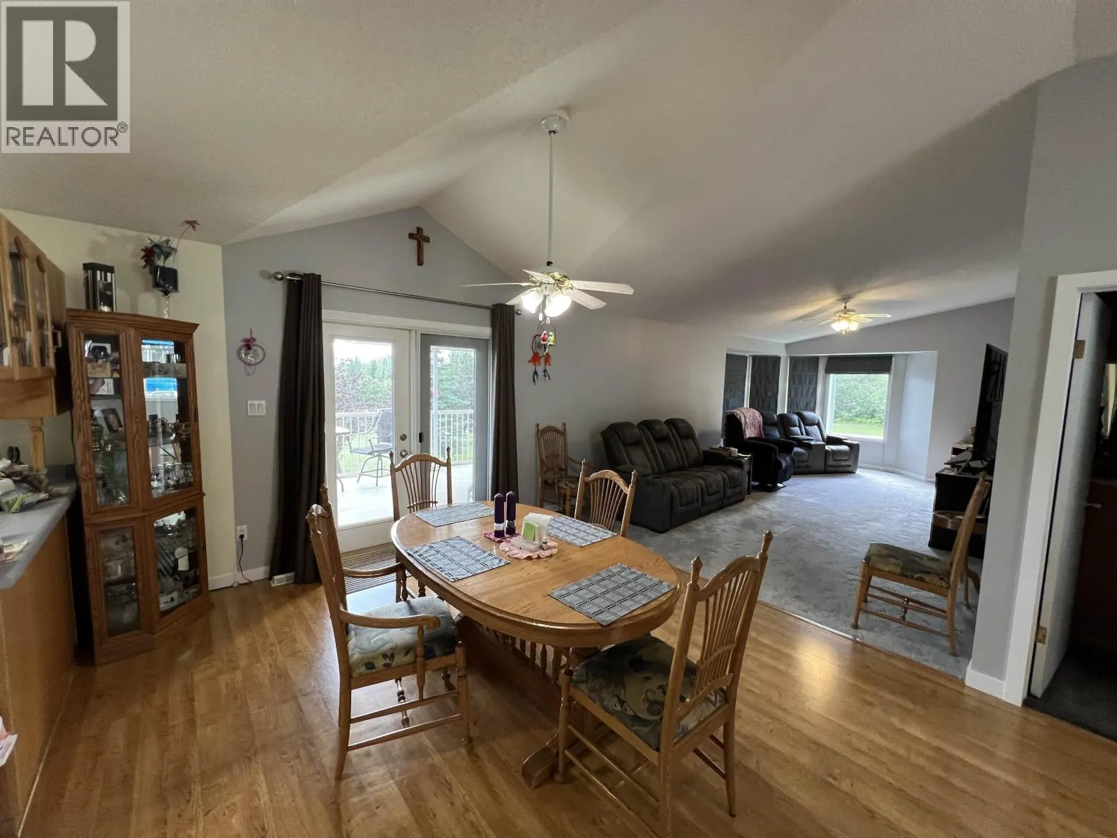 3 PEBBLE DRIVE