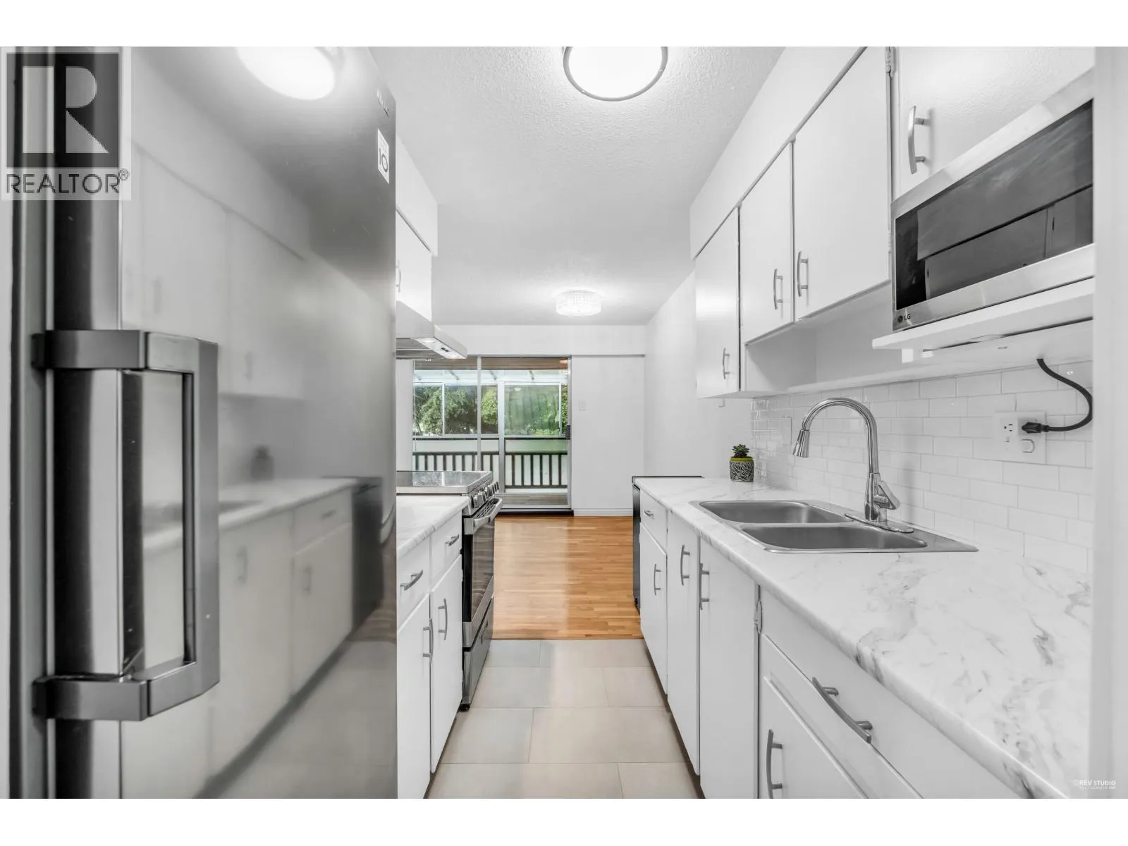 704 555 W 28TH STREET