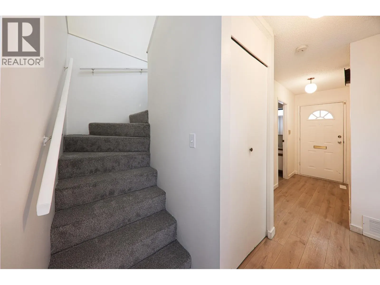 864 PINEBROOK PLACE