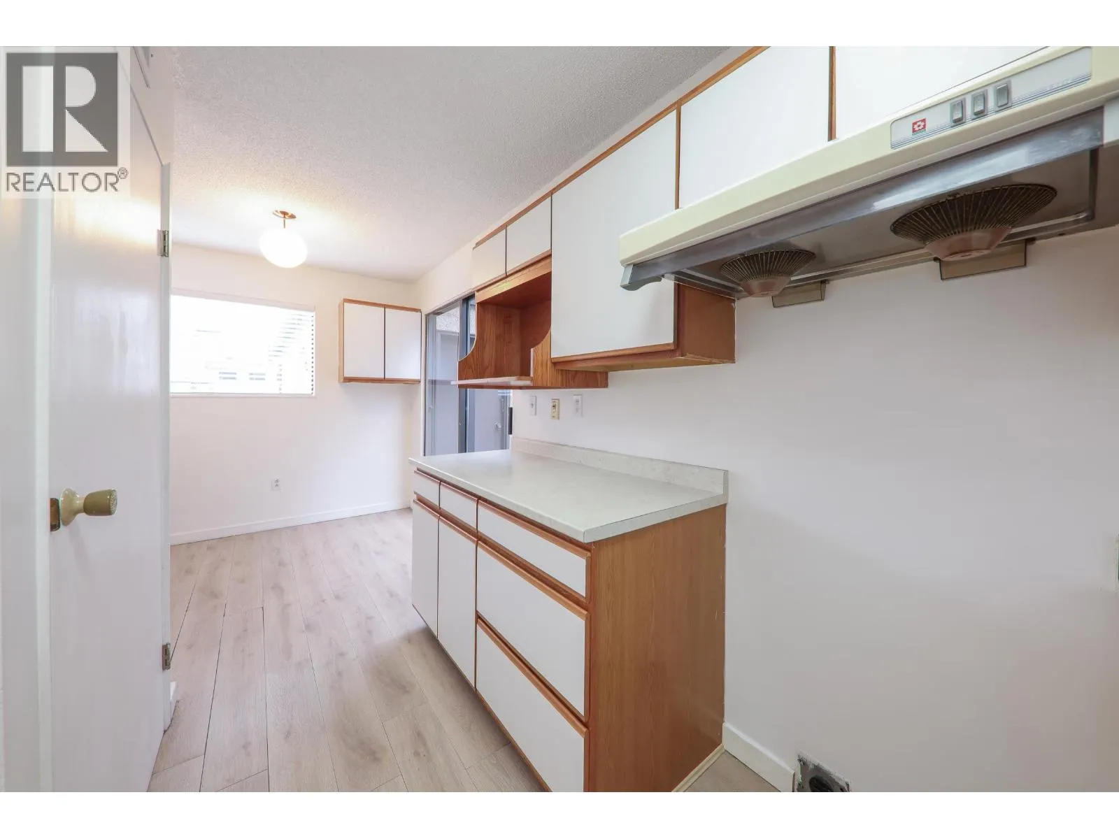 864 PINEBROOK PLACE